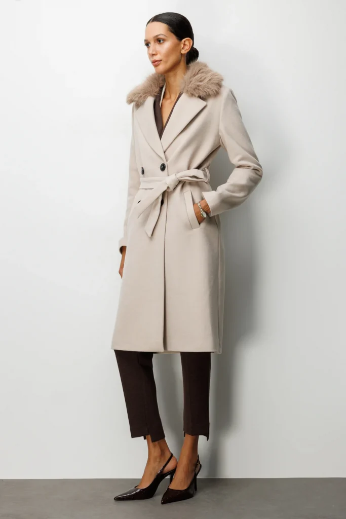 EKOL Yakası Kürklü Beli Kuşaklı Kaban  6001 - TAŞ