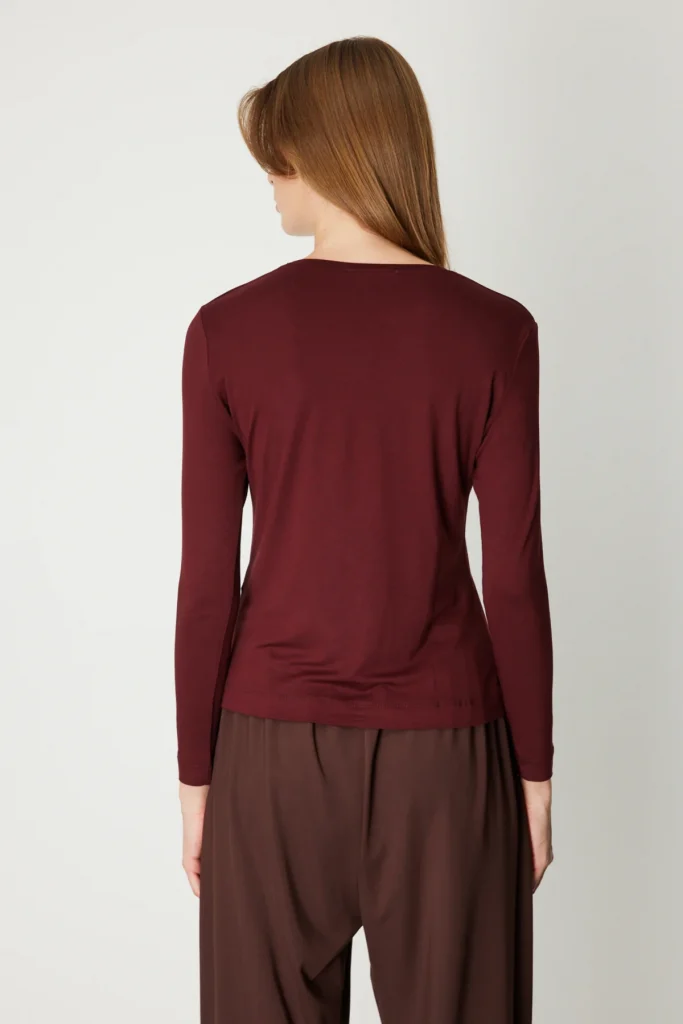 ON Metal Aksesuarlı Sıfır Yaka Basic Bluz 61303 - bordo