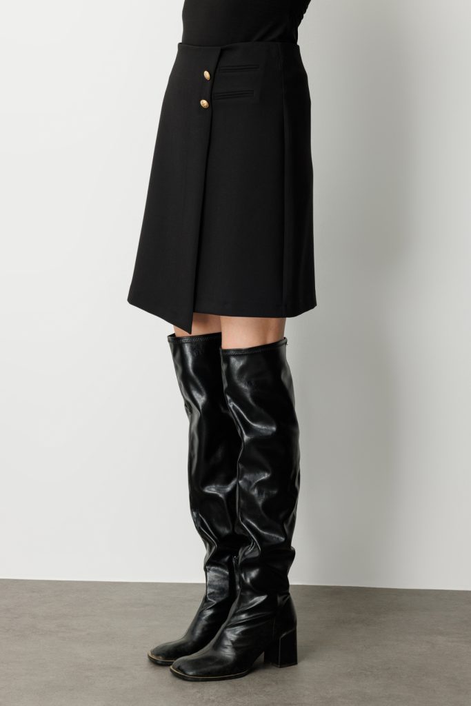 EKOL Asimetrik Kesim Süs Düğmeli Mini Etek 2007 - Siyah