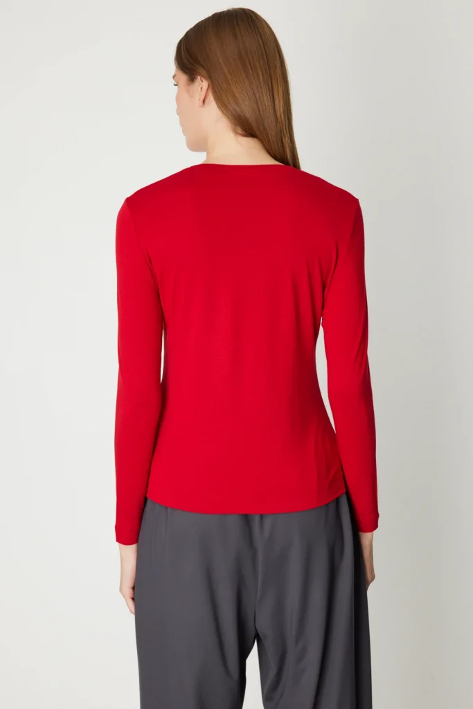 ON Metal Aksesuarlı Sıfır Yaka Basic Bluz 61303 - KIRMIZI