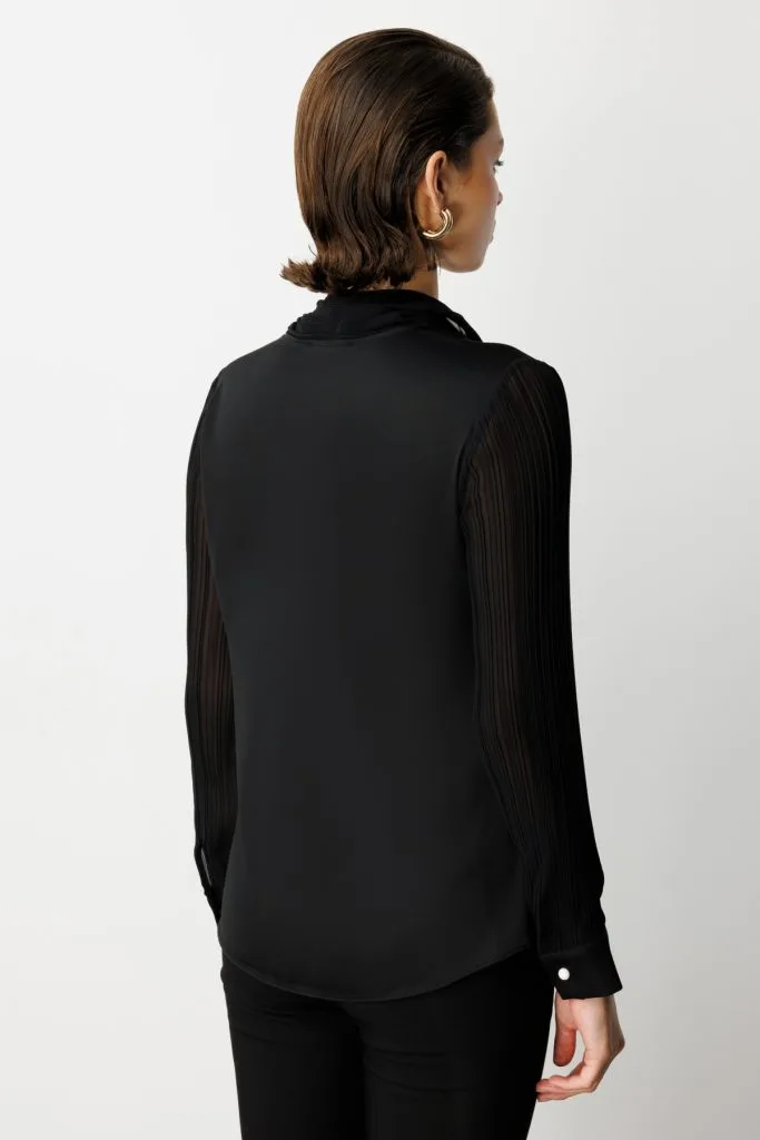 EKOL Yakası Fularlı Broş Detaylı Bluz 3021