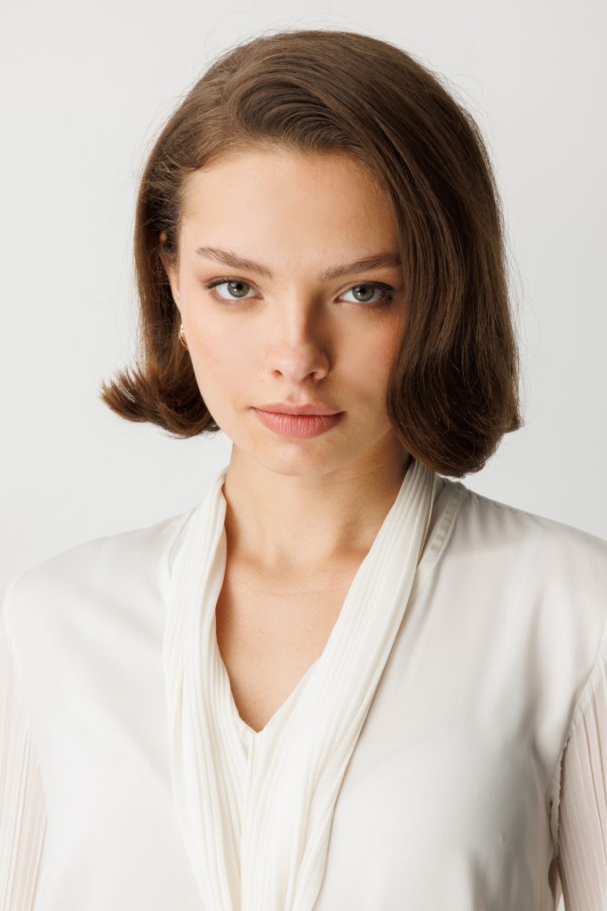 EKOL Yakası Fularlı Broş Detaylı Bluz 3021 - EKRU