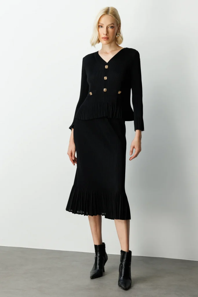 EKOL Süs Düğmeli Piliseli Bluz 3913 - Siyah