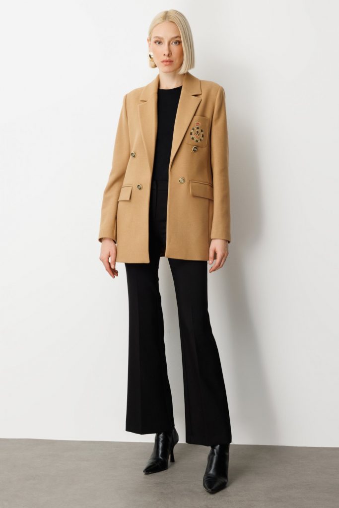 EKOL Önü Armalı Kapak Cepli Kaşe Ceket  5071