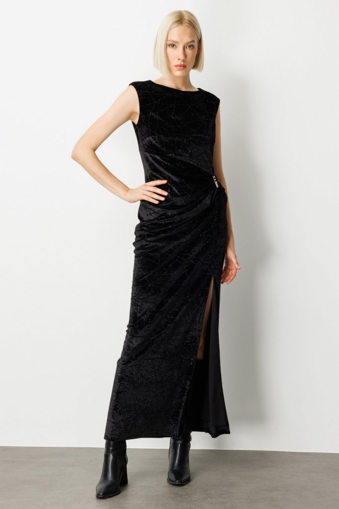 EKOL Metal Aksesuarlı Simli Kadife Elbise 4085 - Siyah