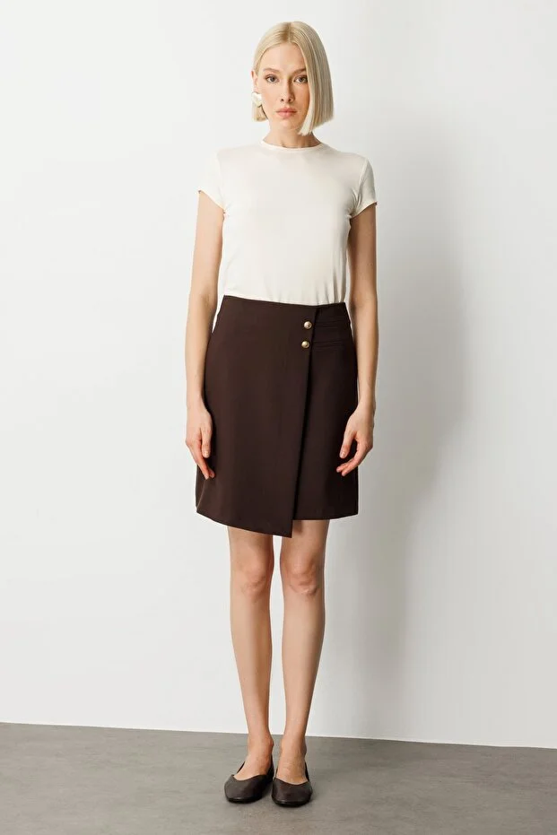 EKOL Asimetrik Kesim Süs Düğmeli Mini Etek 2007 - kahve
