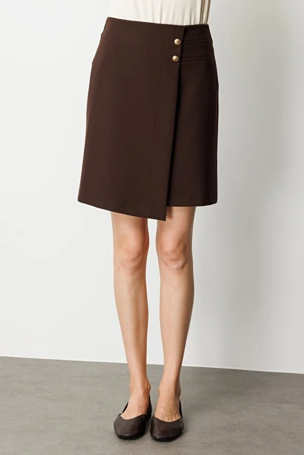 EKOL Asimetrik Kesim Süs Düğmeli Mini Etek 2007 - kahve