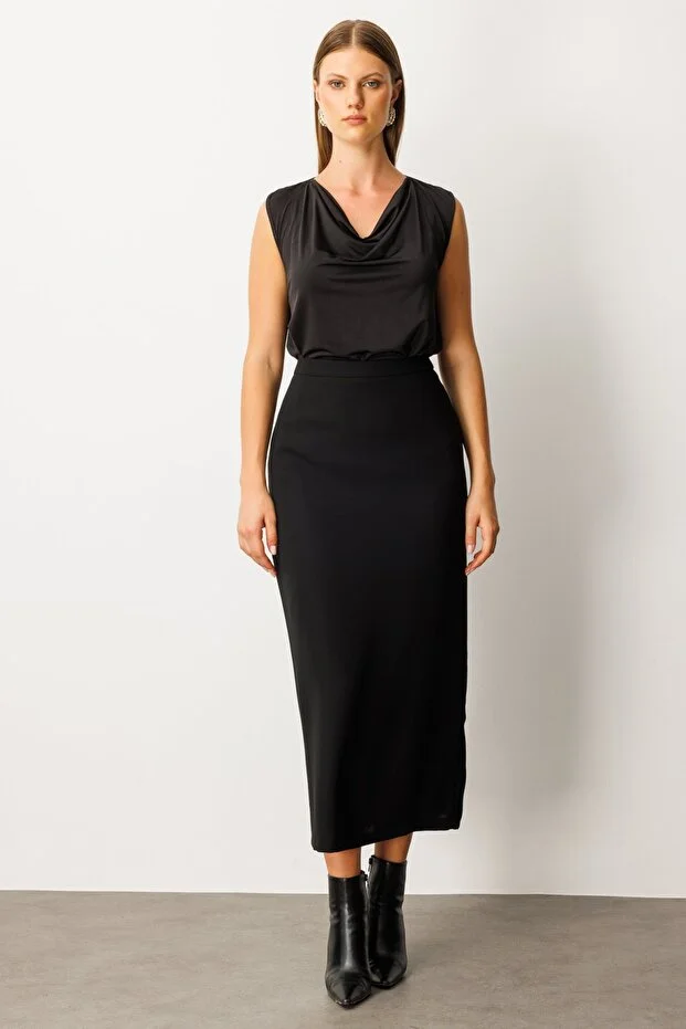 EKOL Kadın Büyük Beden Arkası Yırtmaç Görünümlü Krep Etek  2033 - Siyah