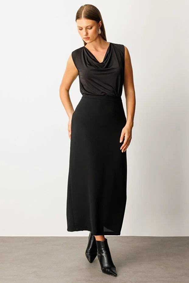 EKOL Kadın Büyük Beden Arkası Yırtmaç Görünümlü Krep Etek  2033 - Siyah