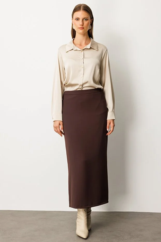 EKOL Kadın Büyük Beden Arkası Yırtmaç Görünümlü Krep Etek  2033 - kahve