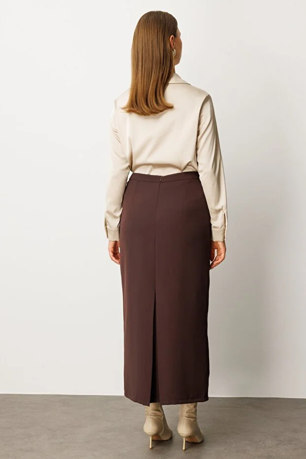 EKOL Kadın Büyük Beden Arkası Yırtmaç Görünümlü Krep Etek  2033 - kahve