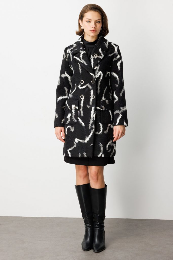 EKOL Yakası Broşlu Desenli Kaban 6007 - Siyah