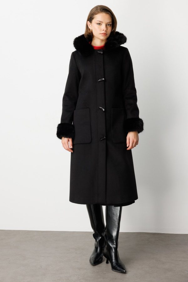 EKOL Yakası Ve Kolları Kürklü Kaşe Kaban 6055