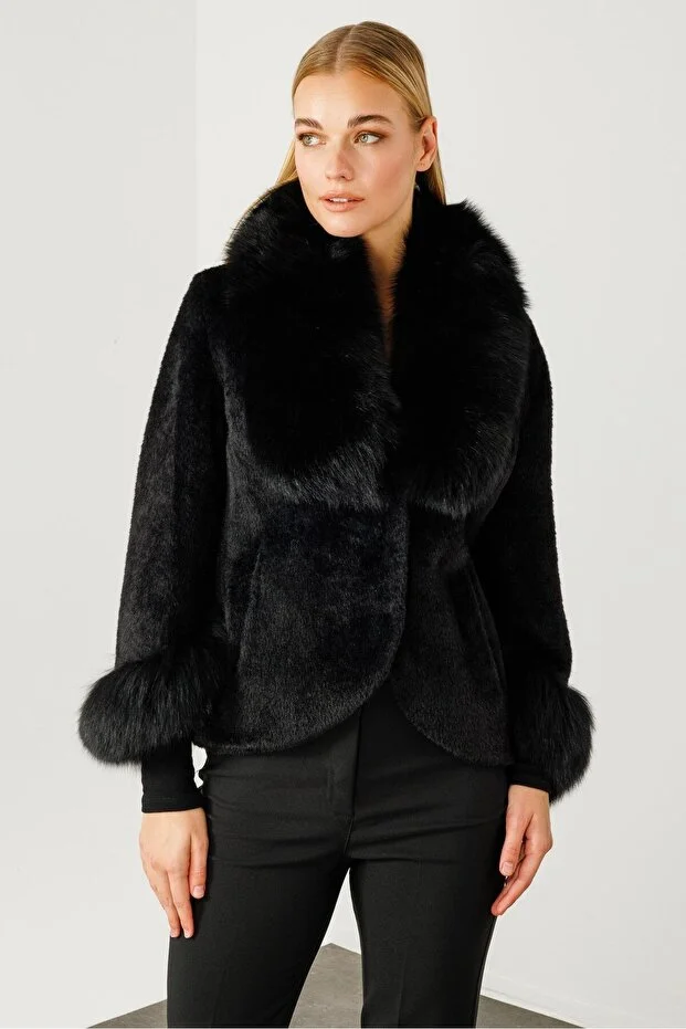 MODAİLGİ Yakası ve Kol Manşeti Kürklü Alcantara Kaban 5179 - Siyah