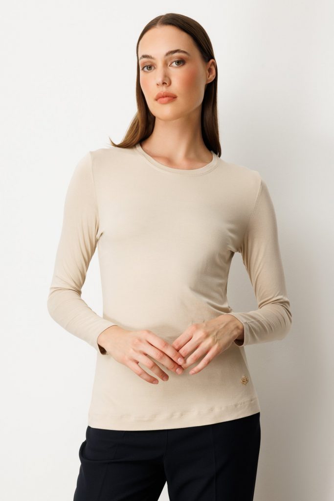 ON Metal Aksesuarlı Sıfır Yaka Basic Bluz 61303 - KUM