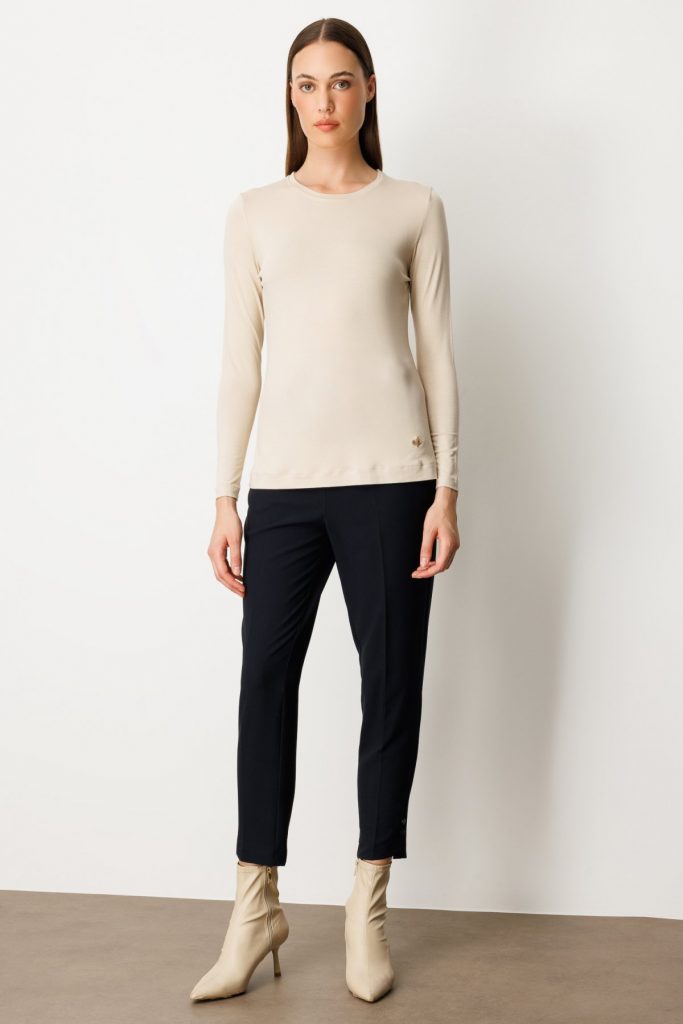 ON Metal Aksesuarlı Sıfır Yaka Basic Bluz 61303 - KUM