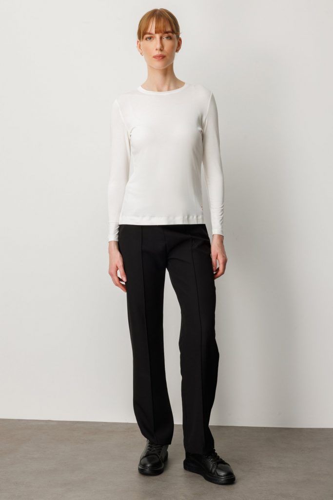 ON Metal Aksesuarlı Sıfır Yaka Basic Bluz 61303 - EKRU