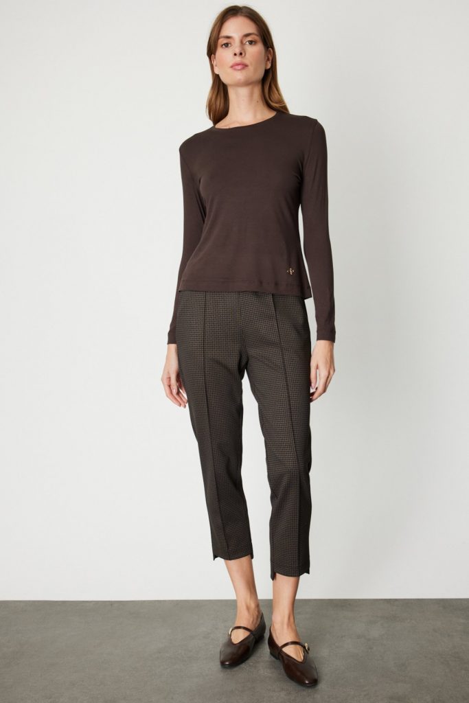 ON Metal Aksesuarlı Sıfır Yaka Basic Bluz 61303 - kahve