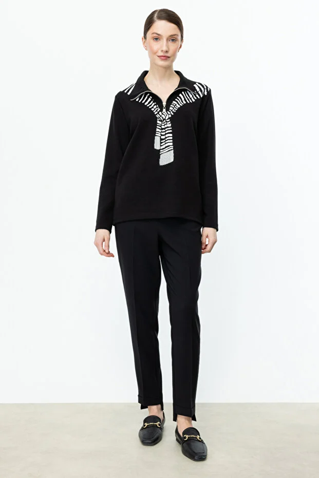 ON TRİKO Yakası Fermuarlı Baskılı BLUZ 56343 - Siyah