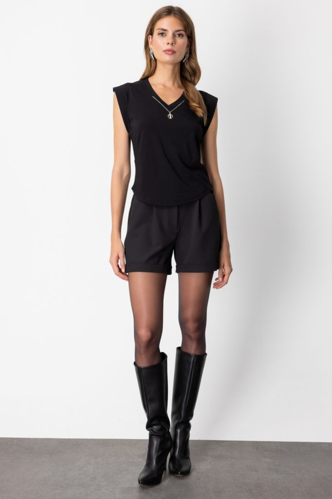 ON TRİKO V Yaka Aksesuar Detaylı Bluz 61354 - Siyah