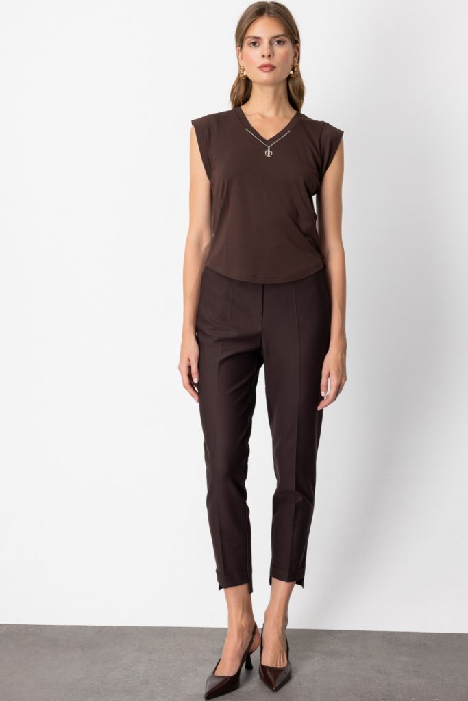 ON TRİKO V Yaka Aksesuar Detaylı Bluz 61354 - kahve