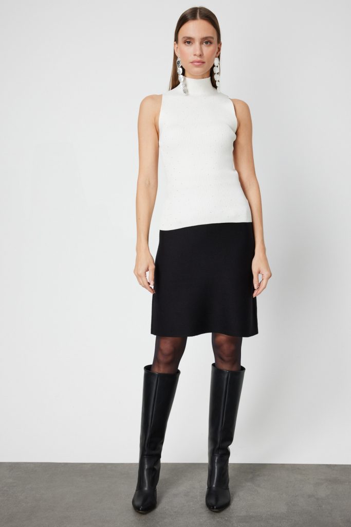 ON TRİKO Taşlı Kolsuz Triko Bluz 66375 - KREM