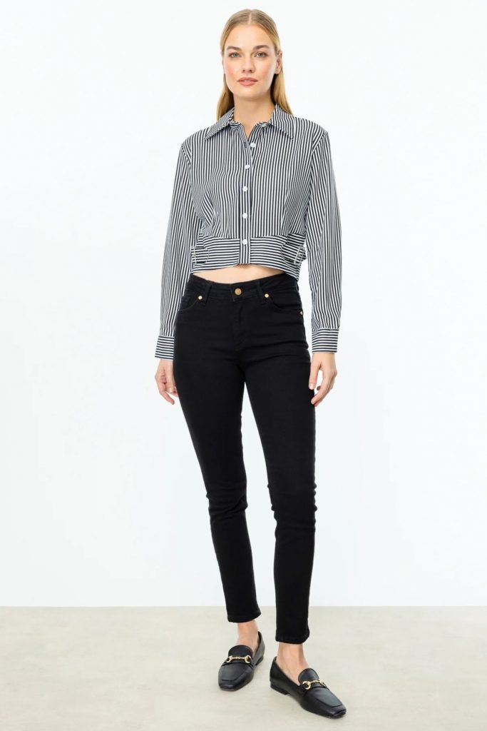 ON TRİKO Yanları Kemer Tokalı Çizgili Crop Gömlek  56330 - Siyah