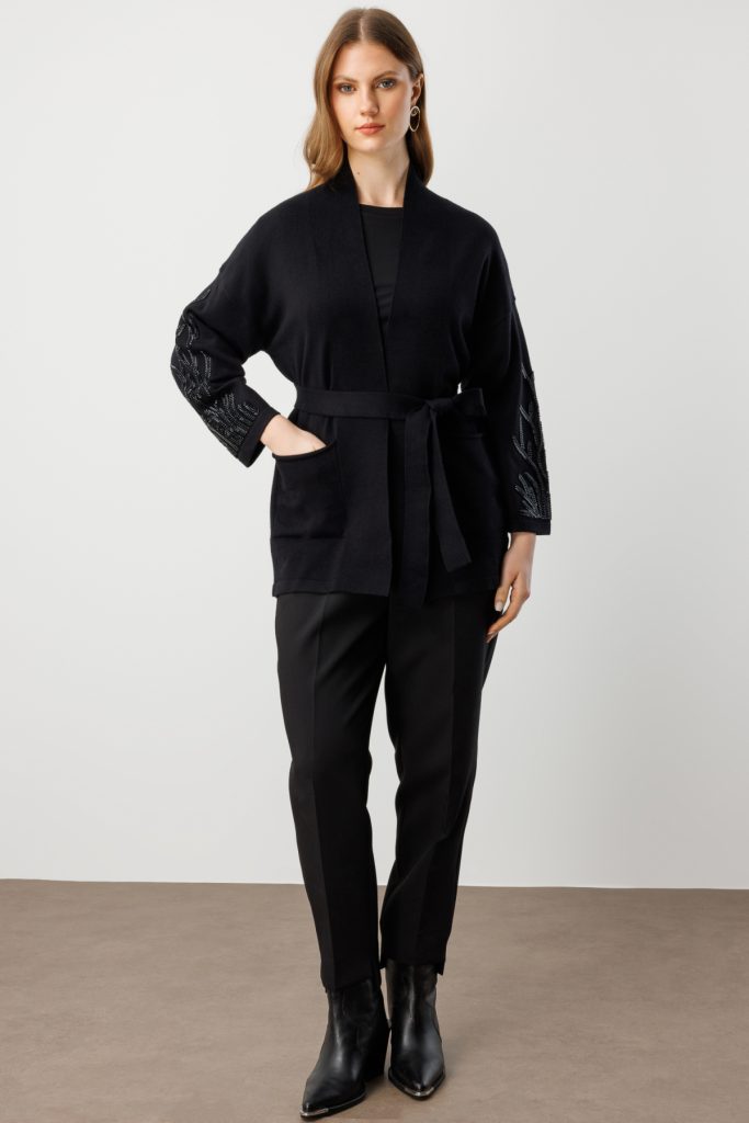 ON TRİKO Kolları Taşlı Kuşaklı Triko Hırka 60902 - Siyah