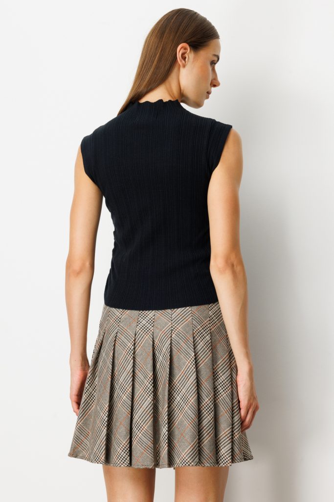 ON TRİKO Yanları Büzgülü Kolsuz Triko Kazak 65355 - Siyah