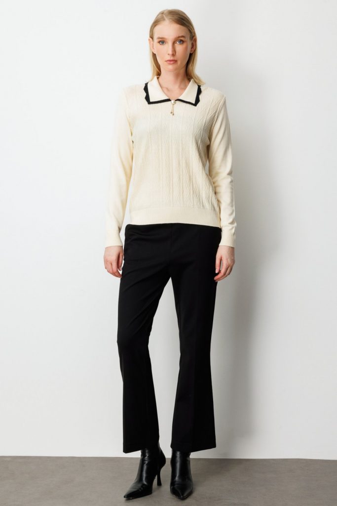 ON TRİKO Yakası Aksesuar Detaylı Triko Kazak 65363 - KREM