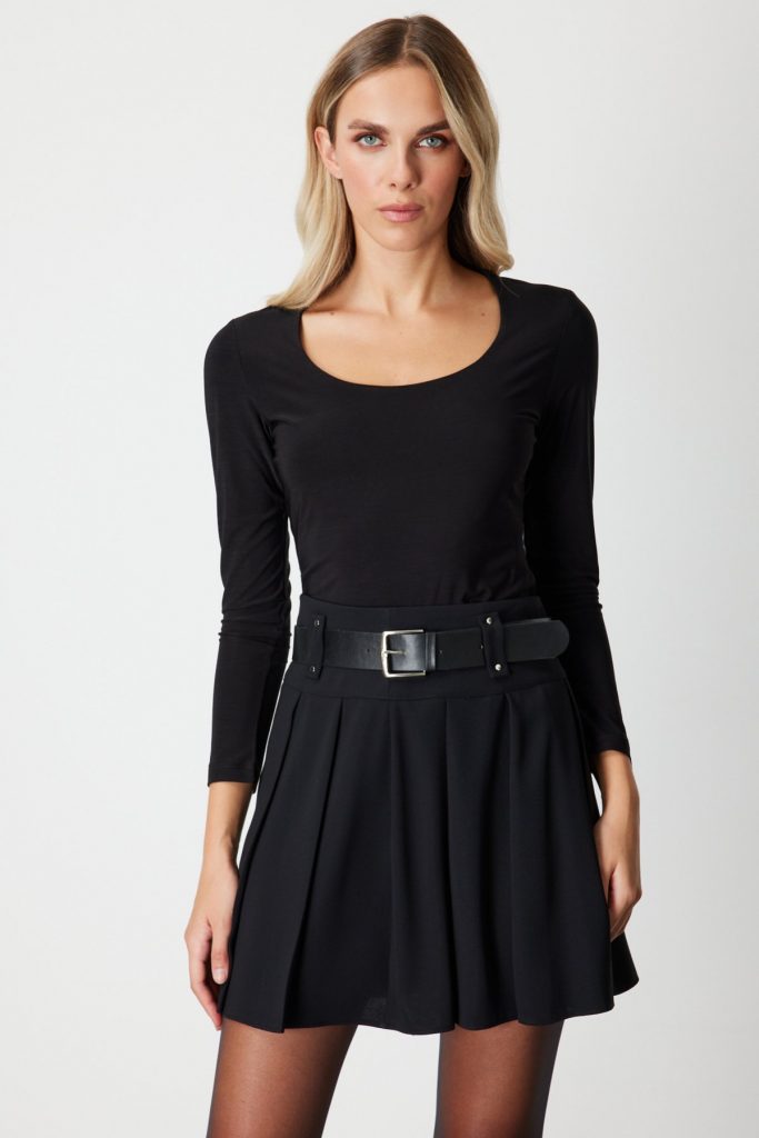 ON TRİKO U Yaka Basic Bluz 61386 - Siyah