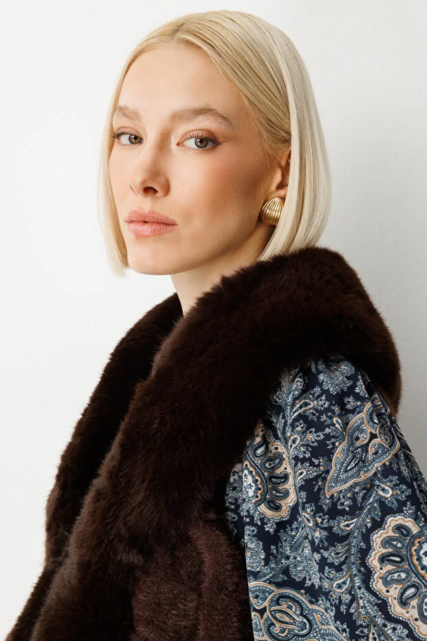 ON TRİKO Kabartmalı Peluş Kadın YELEK 60914 - kahve