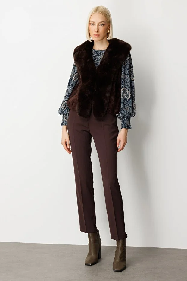 ON TRİKO Kabartmalı Peluş Kadın YELEK 60914 - kahve