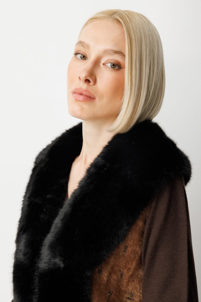 ON TRİKO Yakası Kürklü Desenli Peluş Yelek 60916 - Siyah