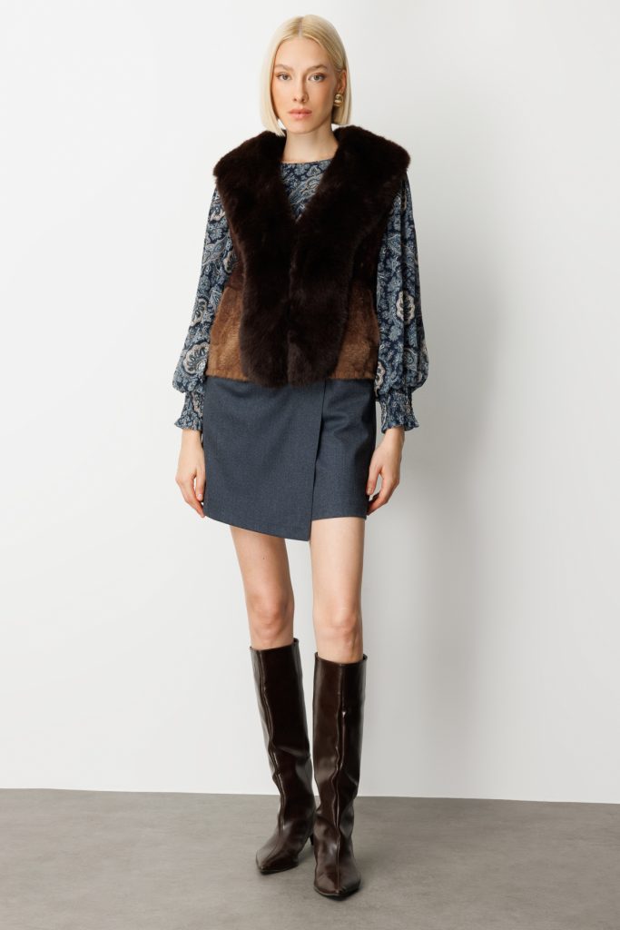 ON TRİKO Yakası Kürklü Desenli Peluş Yelek 60916 - kahve