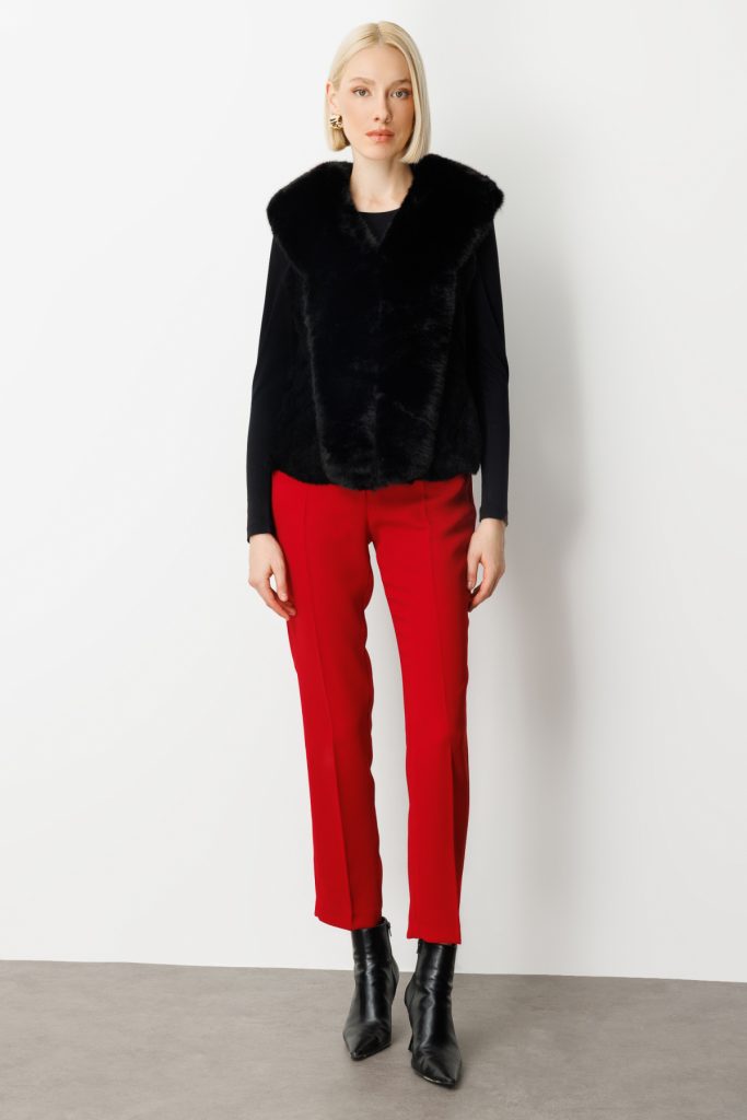 ON TRİKO  On Yakası Kürklü Peluş Yelek 60917 - Siyah