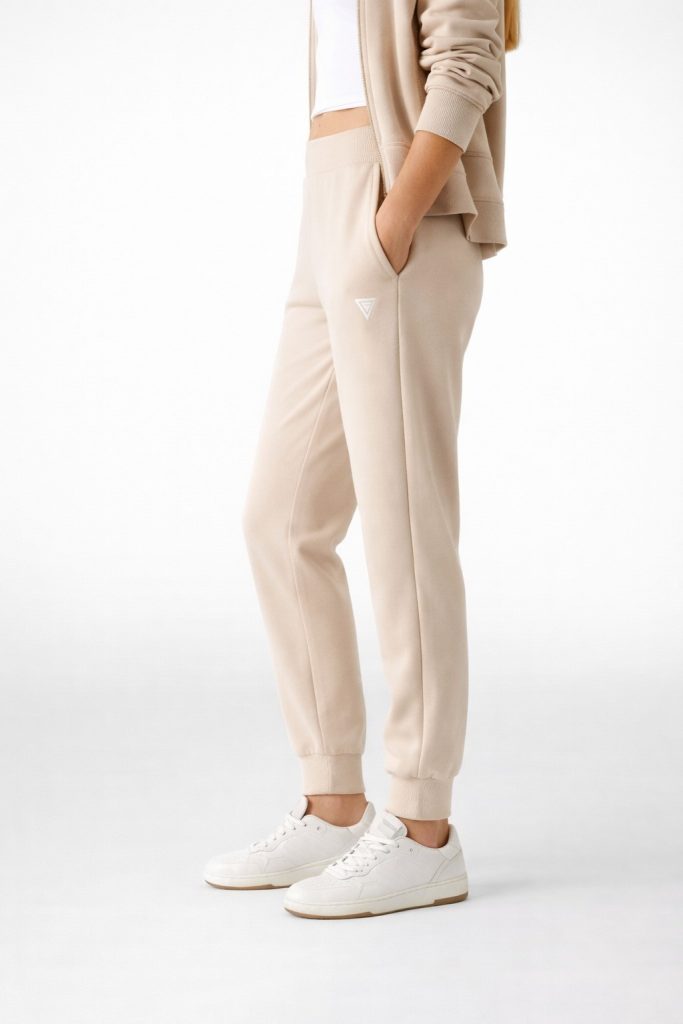 GUESS Metal Üçgen Logolu Pantolon  V4YB08KCAY2 - KREM