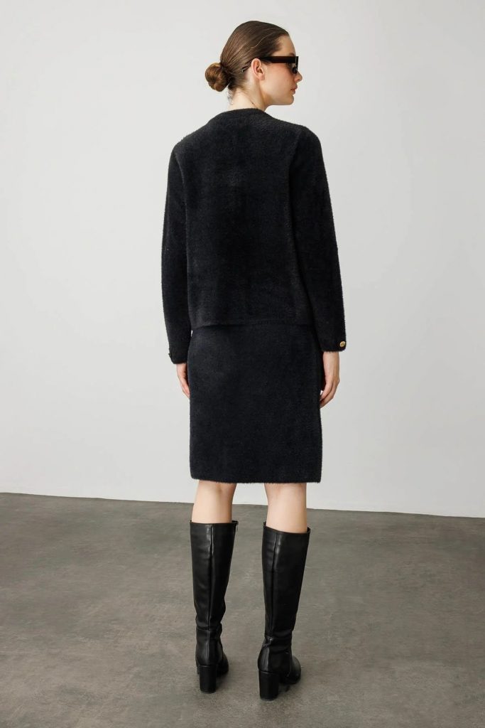 DESEN Sıfır Yaka Metal Düğmeli Afrodit Kısa Triko Hırka 25006 - Siyah