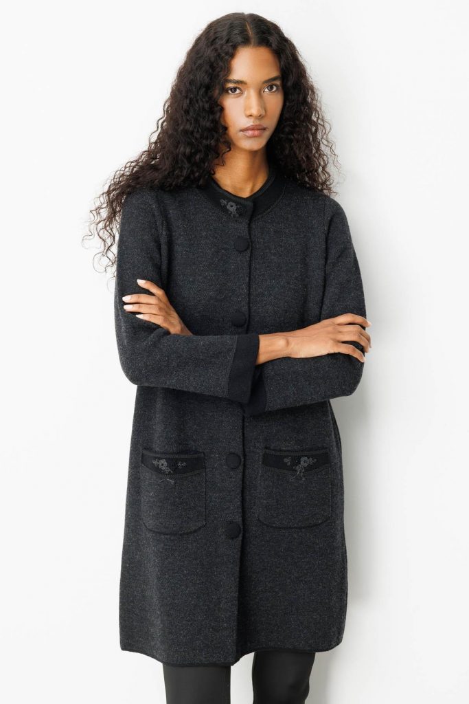 DESEN Dik Yaka Kolu ve Cebi Nakış İşlemeli Uzun Yün Kaban 25034 - Siyah