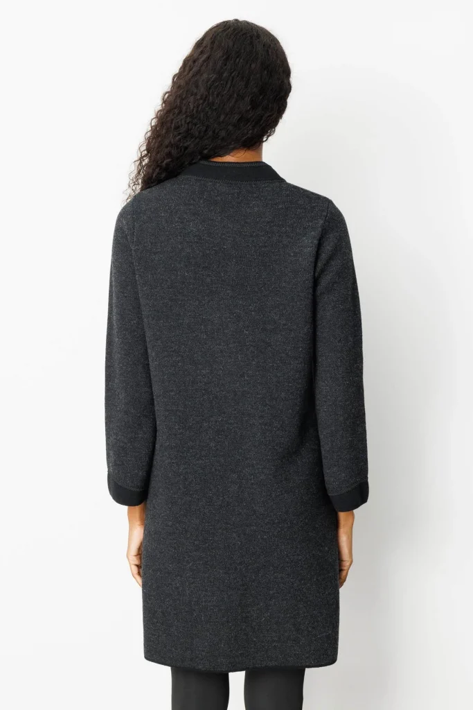 DESEN Dik Yaka Kolu ve Cebi Nakış İşlemeli Uzun Yün Kaban 25034 - Siyah