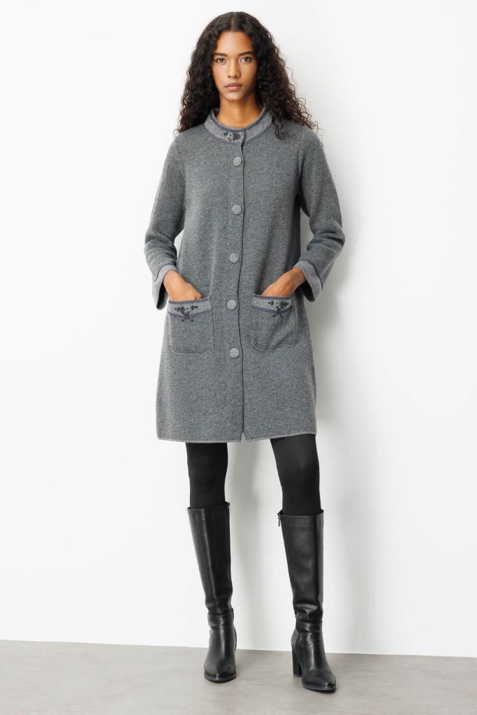 DESEN Dik Yaka Kolu ve Cebi Nakış İşlemeli Uzun Yün Kaban 25034 - FÜME