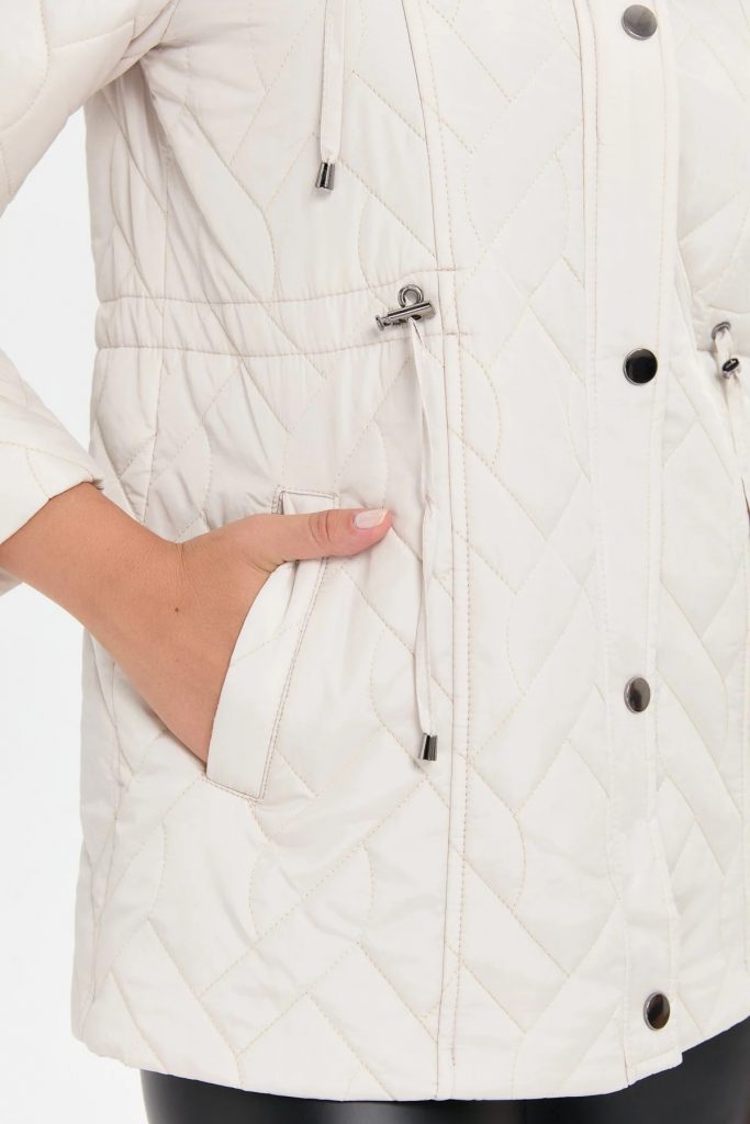 DESEN TRİKO Kapüşonlu Beli Bağcıklı Kısa Kapitone Mont 24412