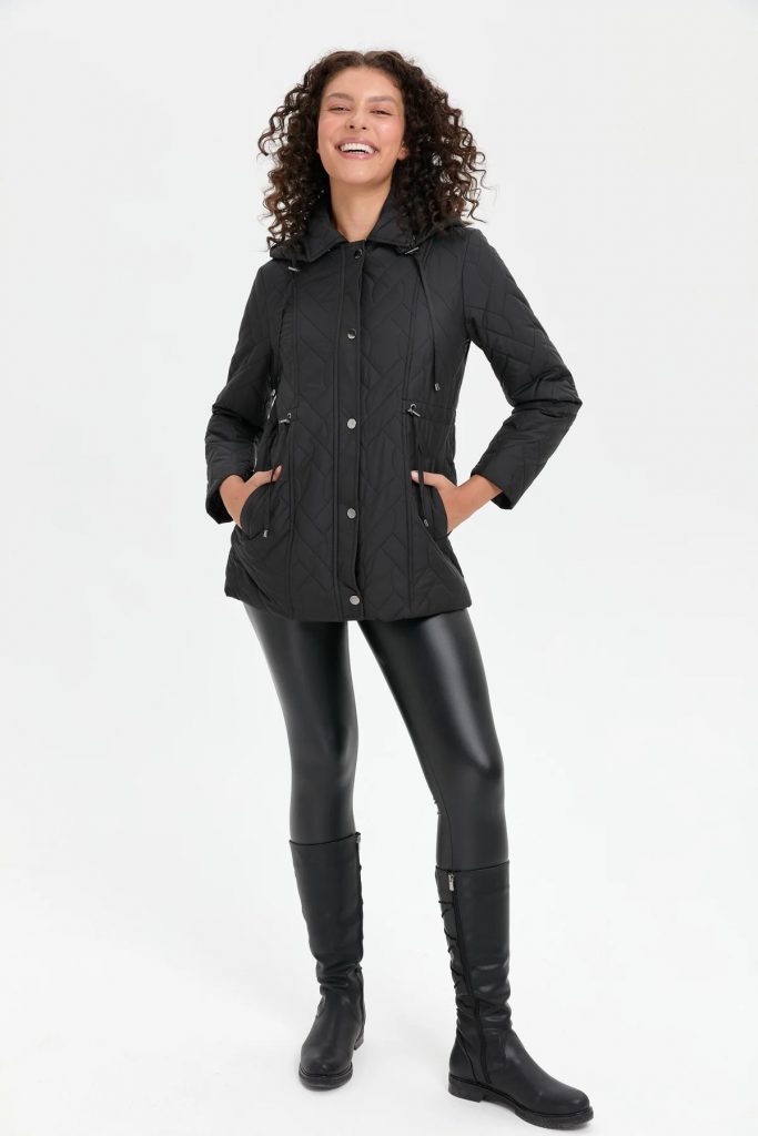 DESEN TRİKO Kapüşonlu Beli Bağcıklı Kısa Kapitone Mont 24412 - Siyah