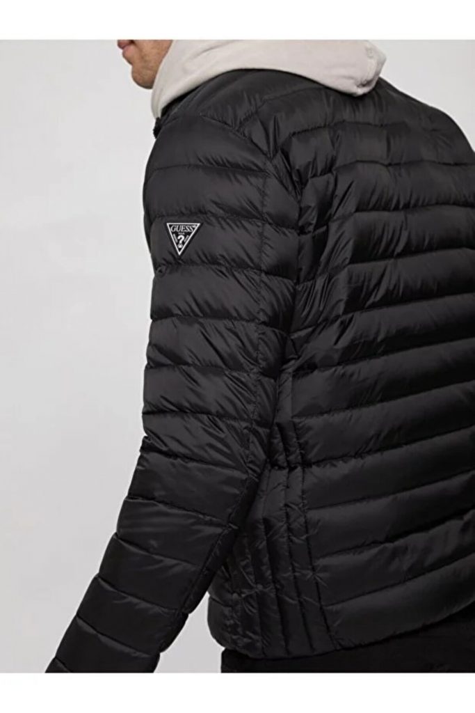 GUESS Yüksek Yaka Logolu Şişme  M1RL47WDQ50 - Siyah