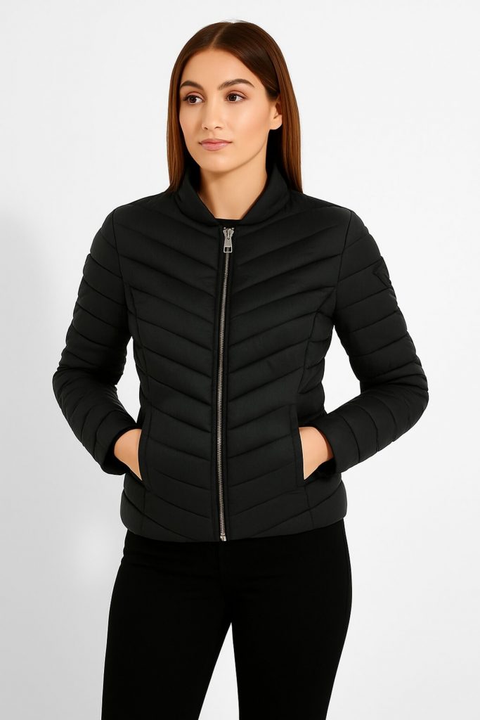 GUESS Yan Kol Üçgen Metal Logo Detaylı Mont  W5YL13WHDQ0 - Siyah