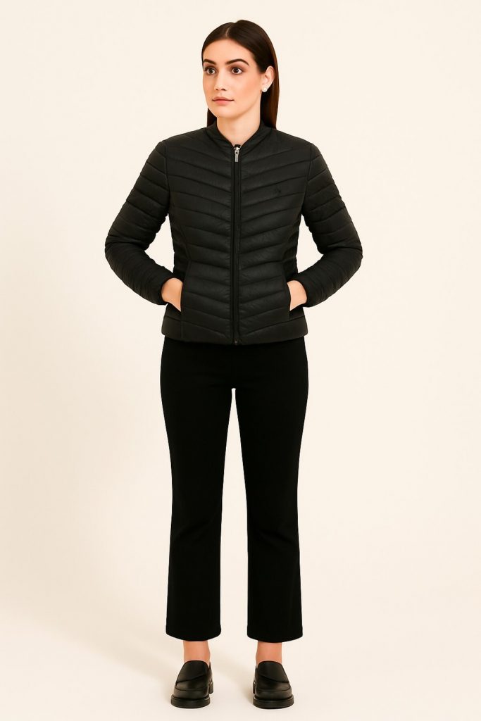 GUESS Yan Kol Üçgen Metal Logo Detaylı Mont  W5YL13WHDQ0 - Siyah