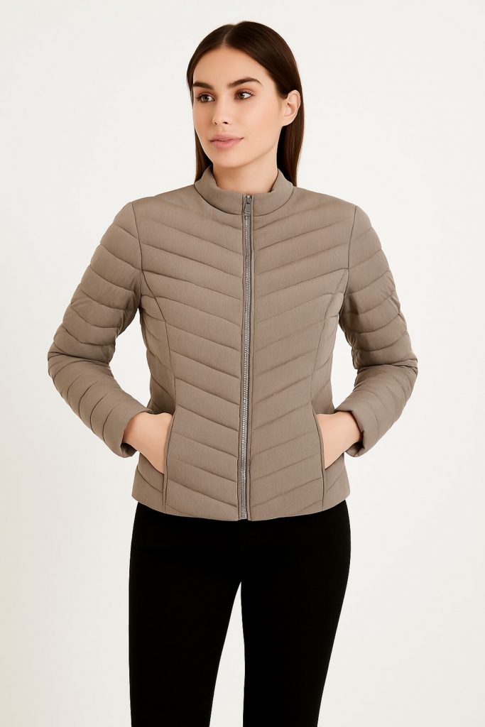 GUESS Yan Kol Üçgen Metal Logo Detaylı Mont  W5YL13WHDQ0 - kahve