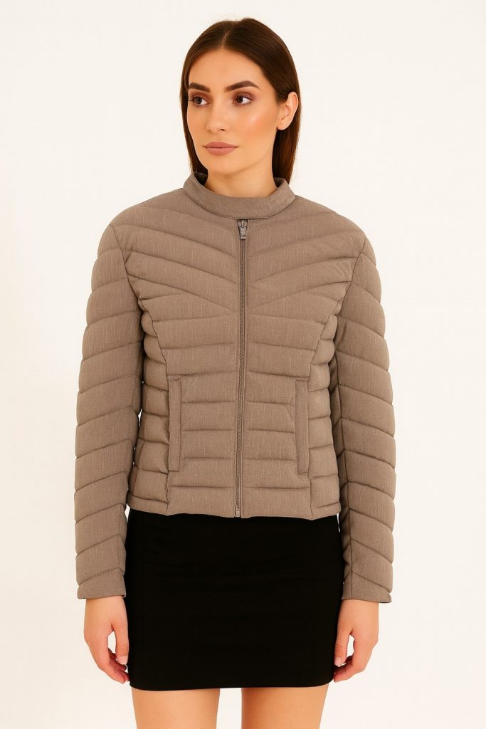 GUESS Yan Kol Üçgen Metal Logo Detaylı Mont  W5YL13WHDQ0 - kahve