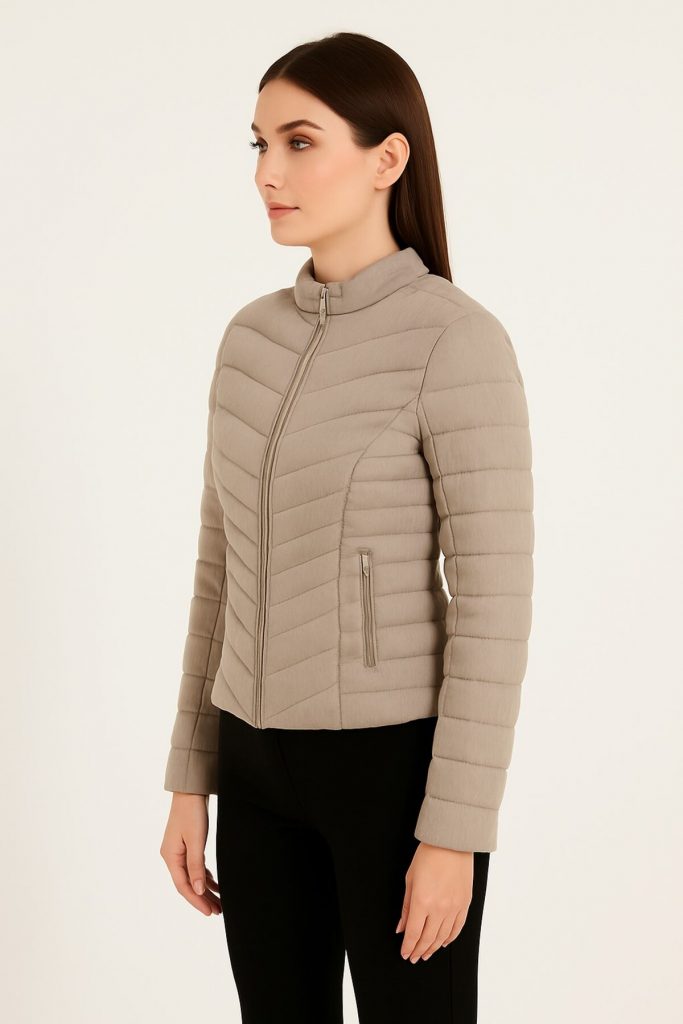 GUESS Yan Kol Üçgen Metal Logo Detaylı Mont  W5YL13WHDQ0 - kahve