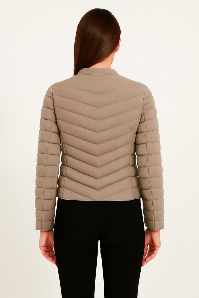 GUESS Yan Kol Üçgen Metal Logo Detaylı Mont  W5YL13WHDQ0 - kahve